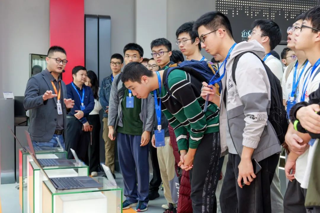 清华大学“因材施教”项目师生莅临亿道集团参观交流